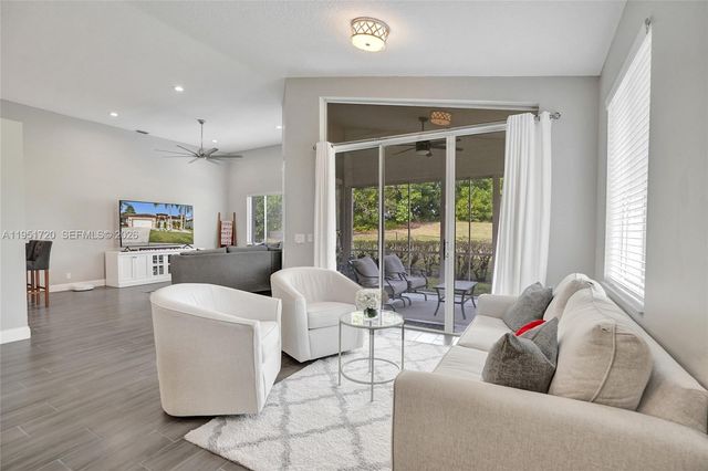 8795 NW 76th Pl, Tamarac, FL 33321