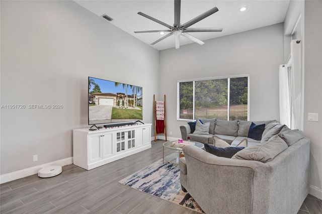 8795 NW 76th Pl, Tamarac, FL 33321