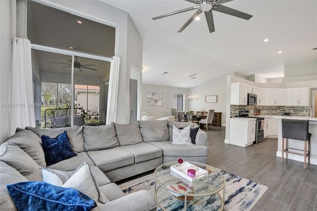 8795 NW 76th Pl, Tamarac, FL 33321