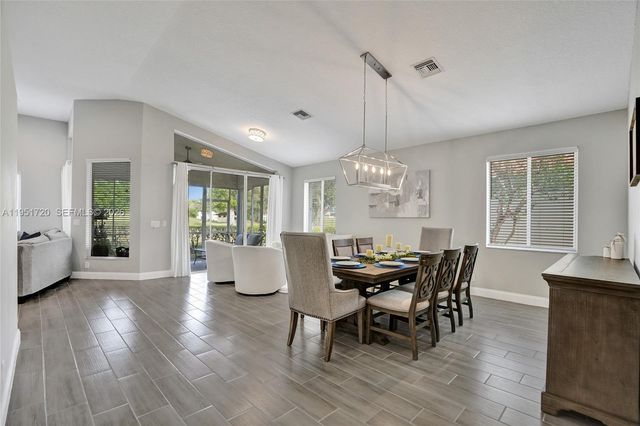 8795 NW 76th Pl, Tamarac, FL 33321