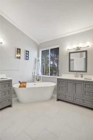 8795 NW 76th Pl, Tamarac, FL 33321