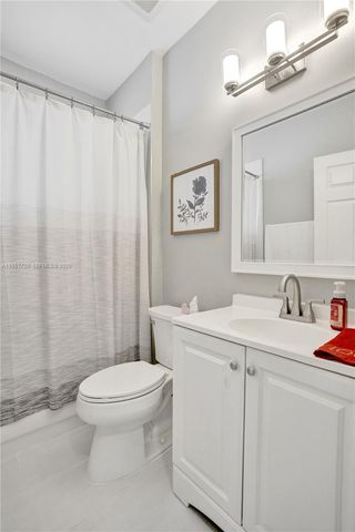 8795 NW 76th Pl, Tamarac, FL 33321