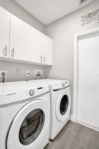 8795 NW 76th Pl, Tamarac, FL 33321