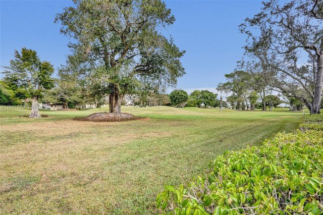 8795 NW 76th Pl, Tamarac, FL 33321