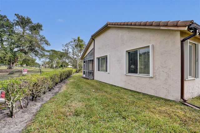 8795 NW 76th Pl, Tamarac, FL 33321