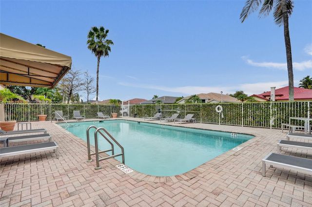 8795 NW 76th Pl, Tamarac, FL 33321