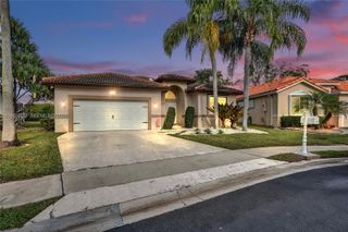 8795 NW 76th Pl, Tamarac, FL 33321