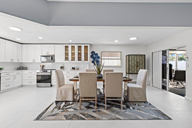 7017 NW 3rd Avenue SE, Boca Raton, FL 33487