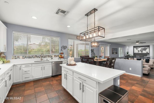 11906 N Mesquite Hollow Drive, Oro Valley, AZ 85737