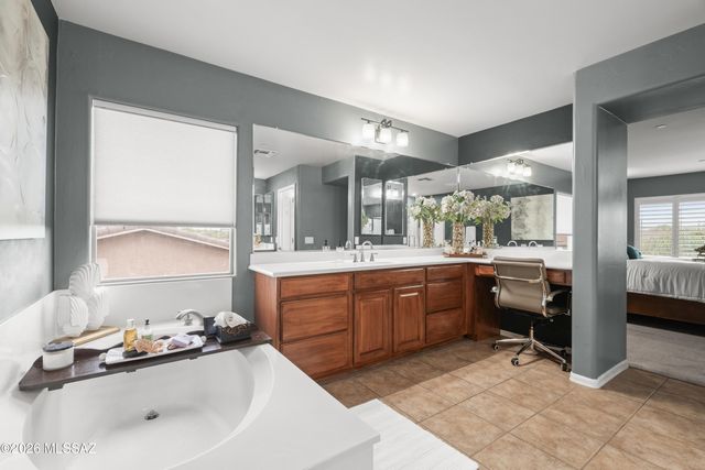 11906 N Mesquite Hollow Drive, Oro Valley, AZ 85737