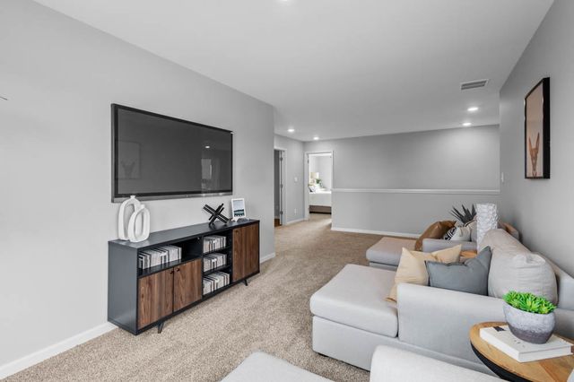 501 Autumn Moor Trail, Hampshire, IL 60140