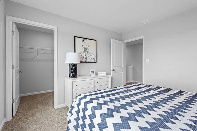 501 Autumn Moor Trail, Hampshire, IL 60140