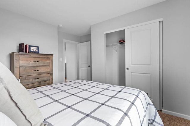 501 Autumn Moor Trail, Hampshire, IL 60140