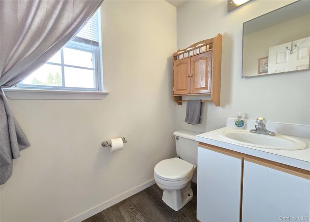 23 Apple Lane, Medford, NY 11763