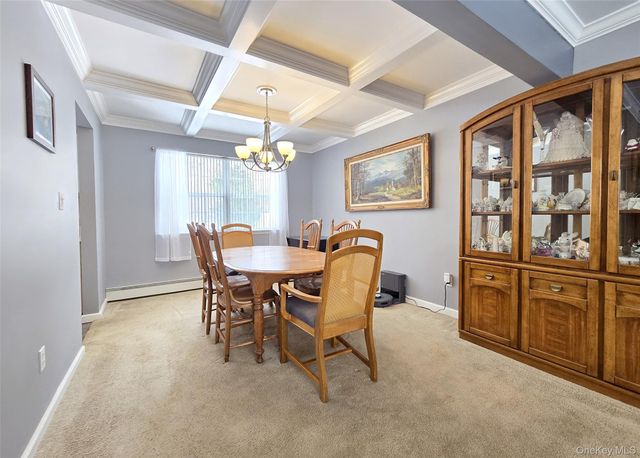 23 Apple Lane, Medford, NY 11763