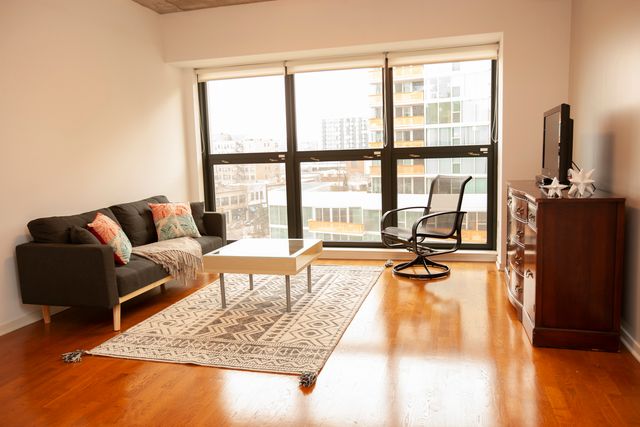 807 Davis Street 505, Evanston, IL 60201