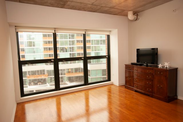 807 Davis Street 505, Evanston, IL 60201