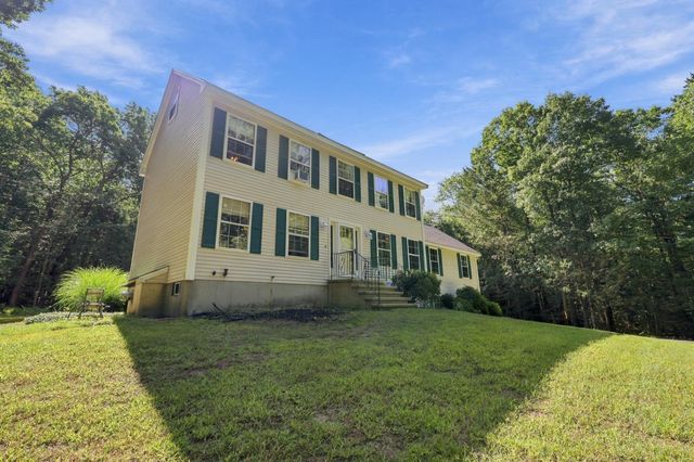 27 Peabody Drive, Danville, NH 03819