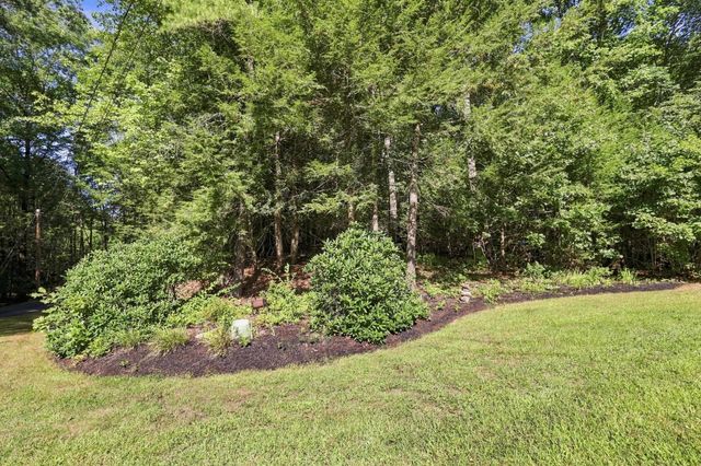 27 Peabody Drive, Danville, NH 03819
