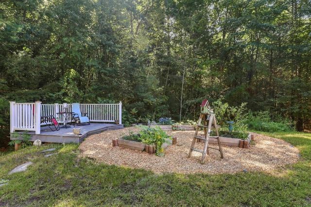 27 Peabody Drive, Danville, NH 03819