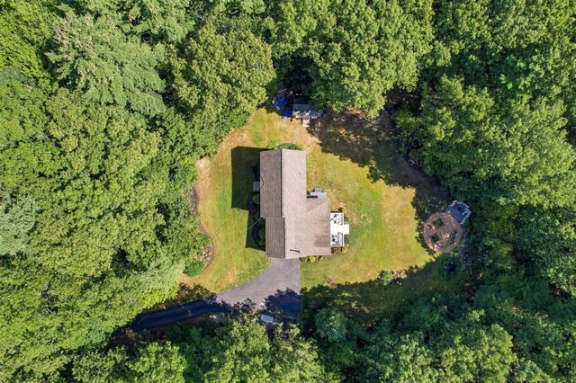 27 Peabody Drive, Danville, NH 03819