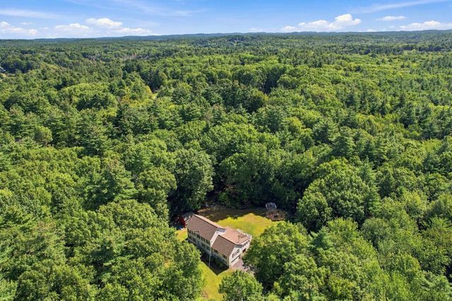 27 Peabody Drive, Danville, NH 03819