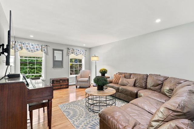 27 Peabody Drive, Danville, NH 03819