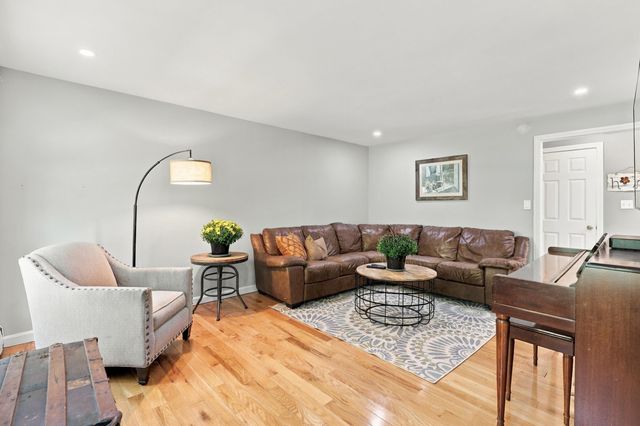 27 Peabody Drive, Danville, NH 03819