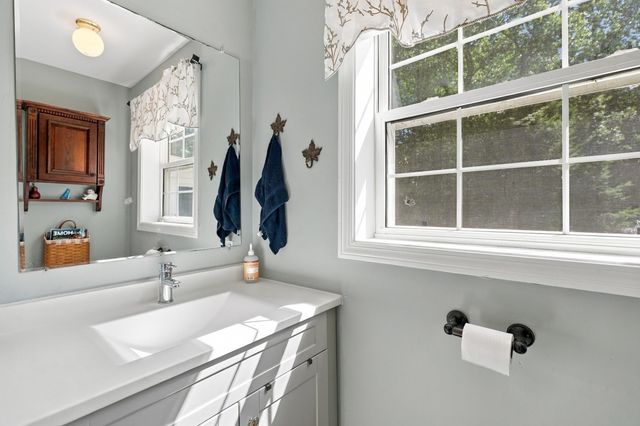 27 Peabody Drive, Danville, NH 03819