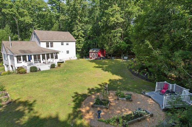 27 Peabody Drive, Danville, NH 03819