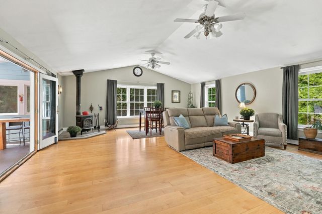 27 Peabody Drive, Danville, NH 03819