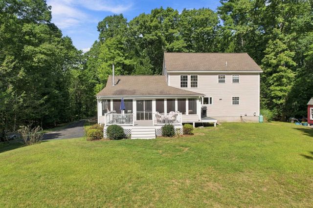 27 Peabody Drive, Danville, NH 03819