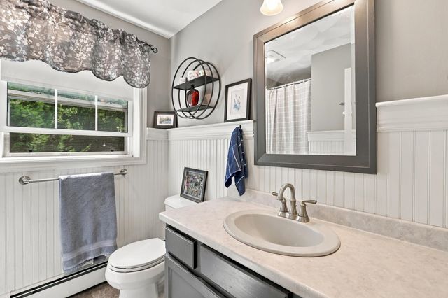 27 Peabody Drive, Danville, NH 03819