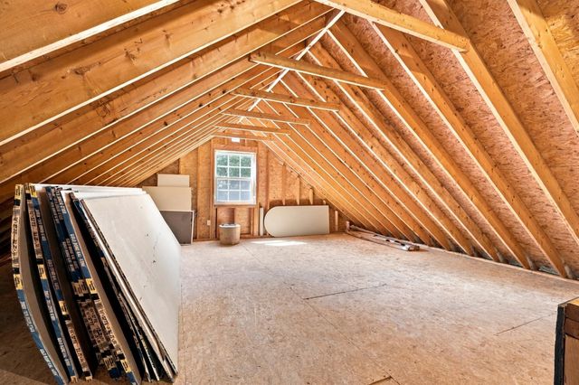 27 Peabody Drive, Danville, NH 03819