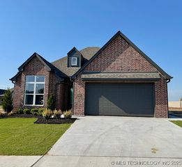 3610 W Laredo Place, Broken Arrow, OK 74012