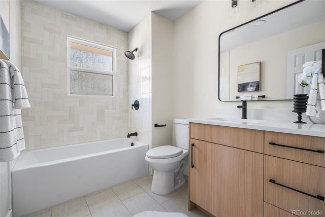1375 W Hinsdale Drive, Littleton, CO 80120