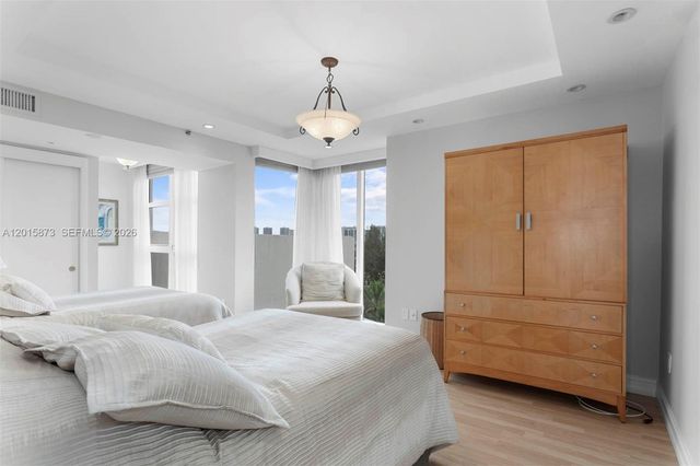 19111 Collins Ave 604, Sunny Isles Beach, FL 33160