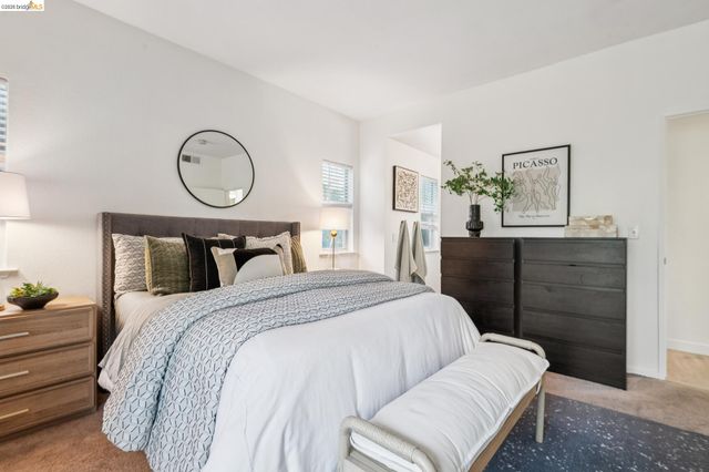 255 Florence Ct, Hercules, CA 94547