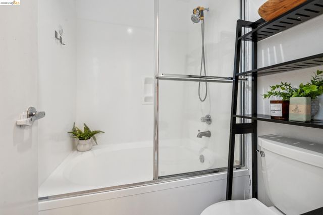 255 Florence Ct, Hercules, CA 94547