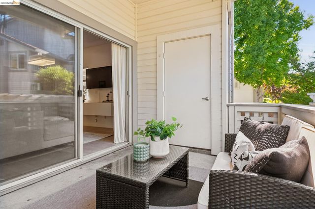 255 Florence Ct, Hercules, CA 94547