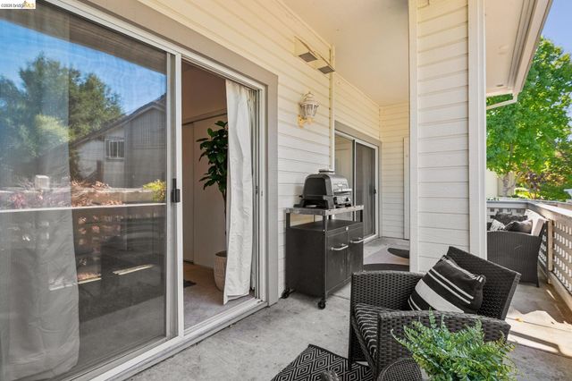 255 Florence Ct, Hercules, CA 94547