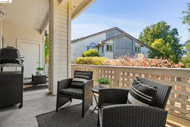 255 Florence Ct, Hercules, CA 94547