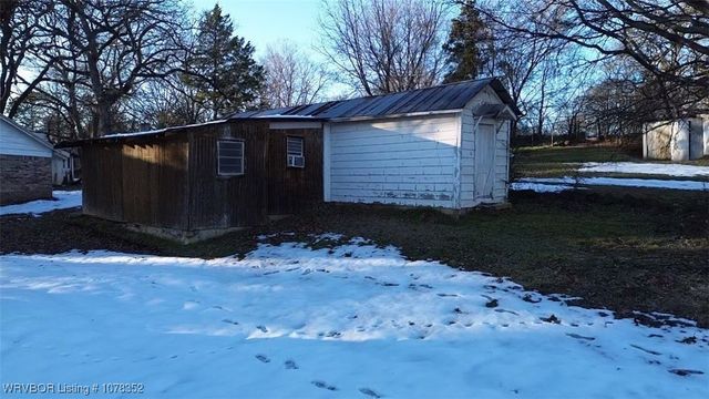 1404 S Broadway Street, Poteau, OK 74953