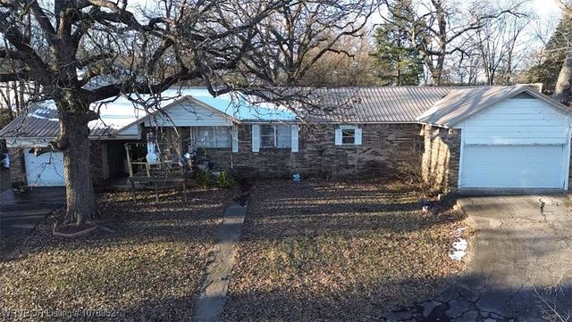 1404 S Broadway Street, Poteau, OK 74953