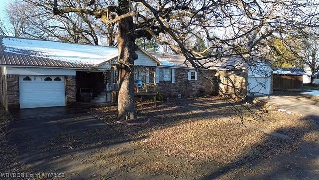 1404 S Broadway Street, Poteau, OK 74953