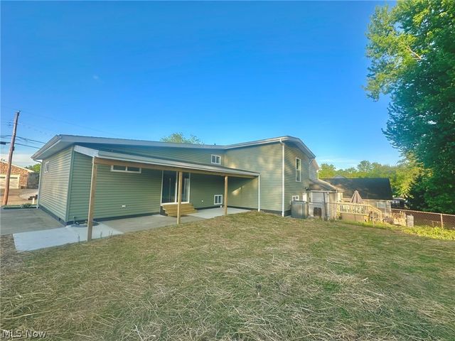 720 57th Street, Vienna, WV 26105