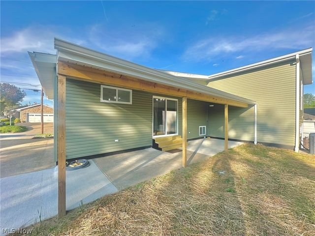 720 57th Street, Vienna, WV 26105