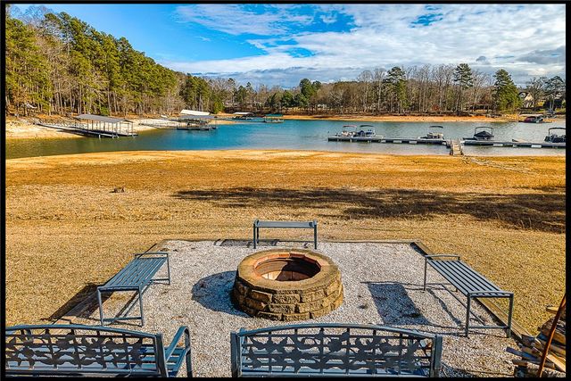 665 N Fleetwood Lane, Fair Play, SC 29643