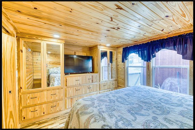 665 N Fleetwood Lane, Fair Play, SC 29643