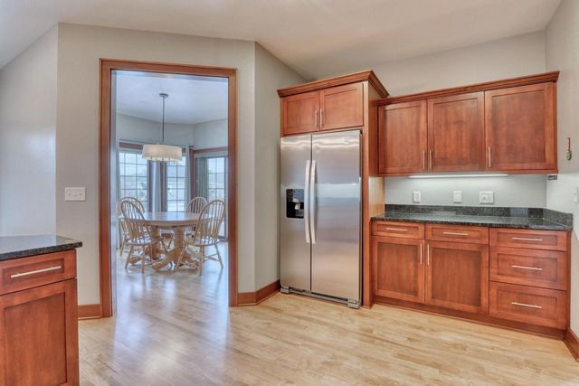 9067 S Cordgrass CIRCLE E, Franklin, WI 53132